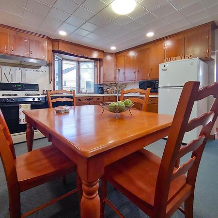 Huge Historic, W/Large Yard & Close To Beach Манисти Экстерьер фото