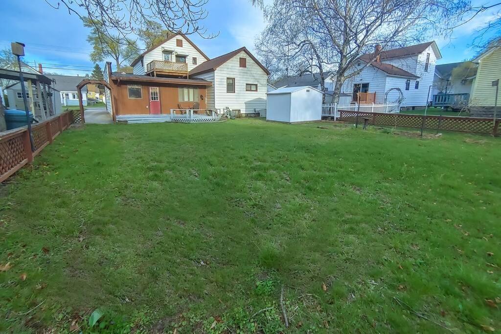 Huge Historic, W/Large Yard & Close To Beach Манисти Экстерьер фото