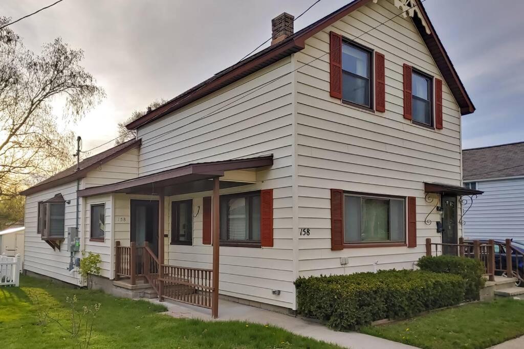 Huge Historic, W/Large Yard & Close To Beach Манисти Экстерьер фото