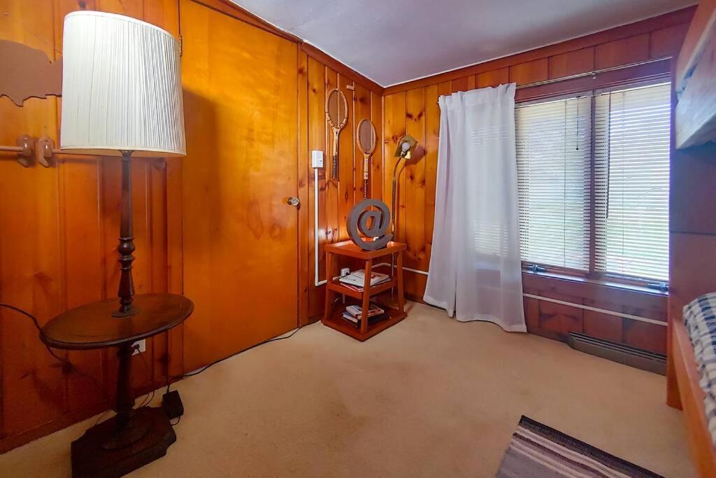 Huge Historic, W/Large Yard & Close To Beach Манисти Экстерьер фото