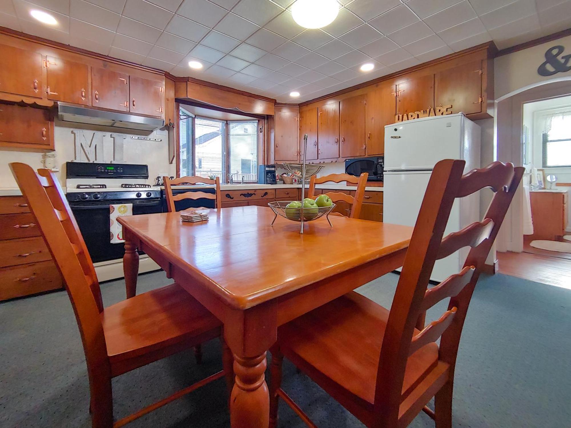 Huge Historic, W/Large Yard & Close To Beach Манисти Экстерьер фото